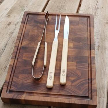 Imagem de Kit Churrasco 3 Peças Aço Inox com Cabo de Madeira - Jogo Faqueiro para Churrasco Faca, Garfo e Pegador - Utensílios Churrasqueiro - UpShop