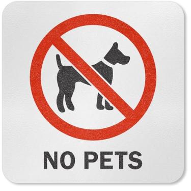 Imagem de SmartSign Marcador adesivo de segurança para piscina "No Pets" com gráfico, vinil laminado de 20 mil com superfície antiderrapante de pedras, 14,6 cm x 14,6 cm, vermelho, preto e branco, feito nos EUA