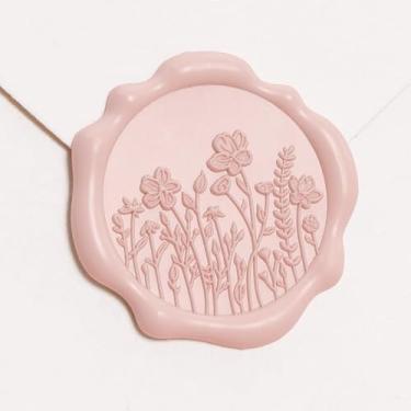 Imagem de UNIQOOO Adesivos de selo de cera de flores silvestres - adesivo de selo de envelope de convite de casamento floral, 50 peças, autoadesivo, blush rosa, campo de flores, perfeito para o Natal, embrulho
