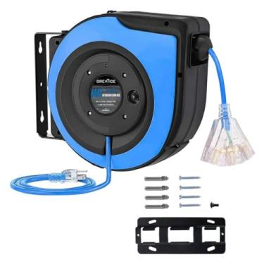 Imagem de GREATIDE Carretel de Cabo de Extensão Retrátil, Cabo de Alimentação Resistente de 65 Pés 12 Awg/3C Sjtow, Disjuntor de 15 A, 3 Tomadas Triplas Iluminadas, Montagem No Teto Ou Na Parede Use Presentes I