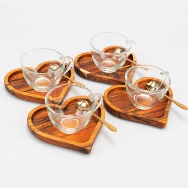 Imagem de Xicara chá com pires de madeira colher de coração para mesa