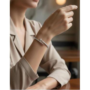 Imagem de Bracelete de Aço Inox com Banho Dourado  Aro Prego - Deusa Modas, Prat