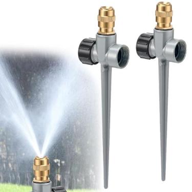 Imagem de IIUIKOO Aspersores de gramado de metal para quintal, pacote com 2 sprinklers rotativos de 360° para jardim e gramado de área pequena a média, bocal de latão ajustável com base de ponta de liga de