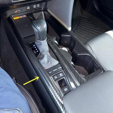 Imagem de ZiWen Acabamento interno painel de mudança de marchas console central suporte de copo acessórios de moldura para Toyota Camry 2025 2026 (impressão de fibra de carbono)