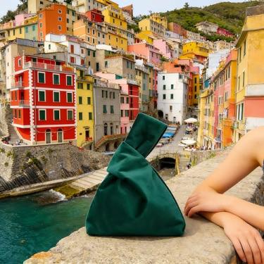 Imagem de Bolsa de pulso de veludo verde para mulheres - 21 x 30 cm, bolsa de mão pequena para passeios diários, festas noturnas e encontros