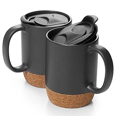 Imagem de DOWAN Conjunto de 2 canecas de café, canecas de 425 g, caneca de café grande de cerâmica com fundo de cortiça e tampa à prova de derramamento para mamãe e pai, caneca grande para café com leite, cinza