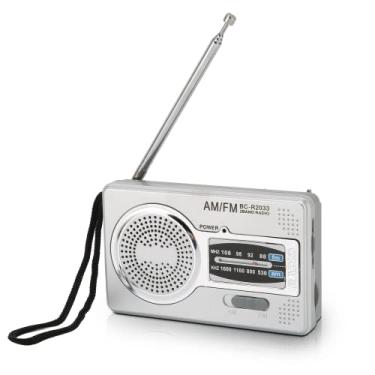 Imagem de Rádio transistor AM/FM portátil com recepção de longo alcance, alto-falante e fone de ouvido para uso interno/externo e de emergência