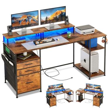 Imagem de EKNKOZY Mesa de computador com 3 gavetas de arquivo, mesa de jogos reversível de 140 cm com luzes LED e tomadas, mesa de escritório com prateleiras de armazenamento para casa e escritório (marrom