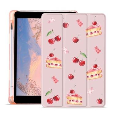 Imagem de AdorableWhimsy Capa fofa cereja para iPad 9ª/7ª/8ª geração (2021/2020/2019 10,2 polegadas) com porta-lápis Sweet Cake Lovely Girly Capa protetora de couro rosa dobrável