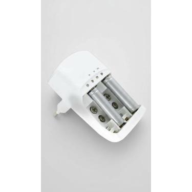 Imagem de Carregador de Pilhas Bivolt c/ 4 Slots + 4 Pilhas - Congratulations St