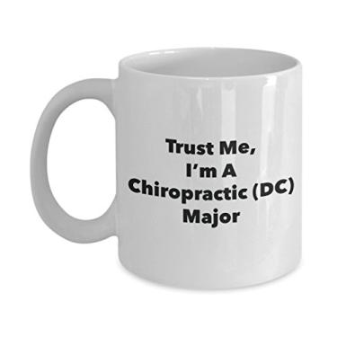 Imagem de Caneca Trust Me, I'm A Chiropractic (DC) Major - Caneca de café divertida - Lindas ideias de presentes de formatura para amigos e colegas de classe (325 ml)