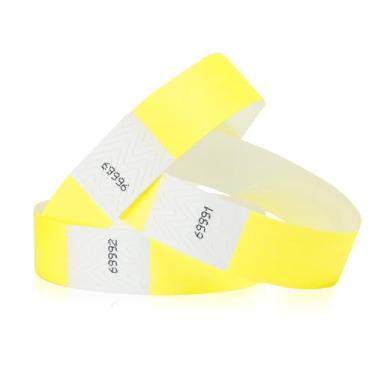 Imagem de Pulseiras Tyvek de 1,9 cm amarelo neon da WristCo – Pacote com 500 pulseiras de papel para eventos