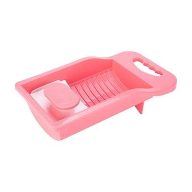 Imagem de Tábua de lavanderia multifuncional com pia, ideal para lavar roupas íntimas e meias sem esforço. Lavador doméstico de tamanho pequeno (rosa (1 peça))