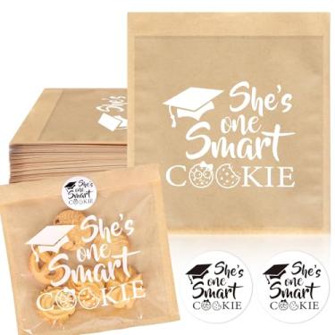 Imagem de FYSUIMU 100 peças She's One Smart Cookie Bread Bakery Bag com janela 2025 Grad Graduação Cookie Treat Bags com adesivos Kraft Paper Buffet Bags para artigos de festa escolar