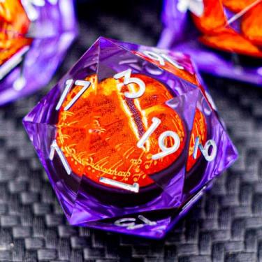 Imagem de ARUOHHA DND Resin Dice Gazes Eye Dice Silver Purple Liquid Core Flaming RPG Sharp Edged Dice Set with Gift Box, Polyhedral D and D Dice Set Compatible with Dungeons Dragons Role Playing Game D20 D6
