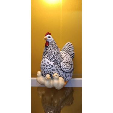 Imagem de Enfeite Animal Galinha Com Pintinhos De Resina 21Cm