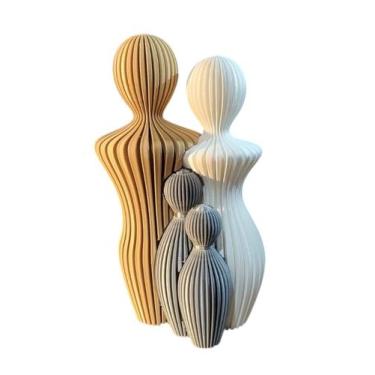 Imagem de Escultura Decorativa Família Pai Mãe Filho Estátua 4 pessoas - Singula