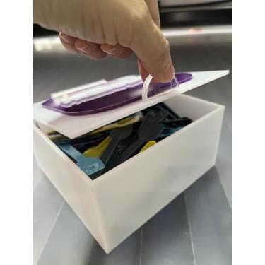 Imagem de Porta Pazinhas para Sorvetes e Açaí em Acrílico, Roxo e Branco, 15 x 15 x 7 cm, com Dobradiça de Silicone