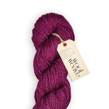 Imagem de Woolweave Fio de seda merino – Mistura luxuosa tingida à mão de 75% lã de merino e 25% seda – Peso DK, novelo de 100 g, 200 jardas – fio macio, brilhante e elegante para tricô e crochê