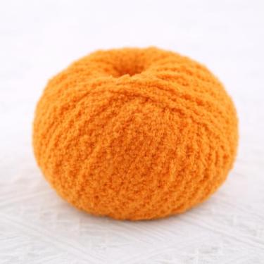 Imagem de Fio de pelúcia curta para crochê – bolas de fio macias e fofas para amigurumi, bonecas, artesanato DIY e presentes artesanais (laranja 18)