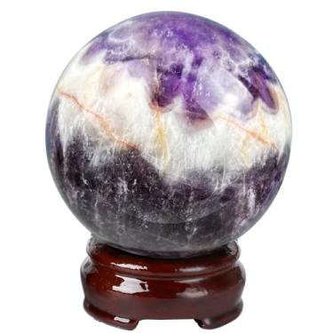 Imagem de FZBHRO Estatuetas decorativas de bola de pedra de cristal ametista sonho esfera de rocha natural ametista chevron roxa decoração de escritório em casa presente de meditação com suporte 5,8-7,1 cm