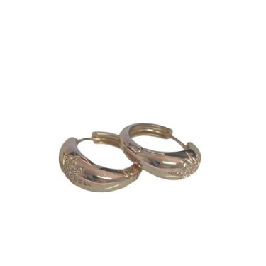 Imagem de Brinco Argola Feminino com Mini Zircônias, Banhado a Ouro 18k, Design Elegante