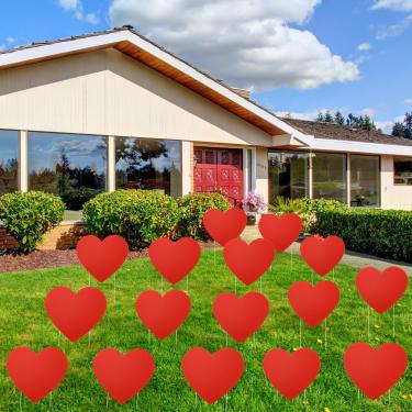 Imagem de Blulu Decoração ao ar livre Dia dos Namorados Placa de Dia das Mães, estacas com coração vermelho, placa de jardim em formato de coração, placa de jardim para ambientes externos e internos para casamento, noivado, aniversário de casamento (16)