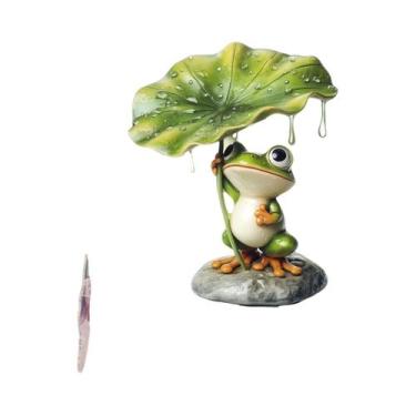 Imagem de Decoração De Jardim Sapo Com Capa De Chuva Amarela E Guarda-Chuva Verd
