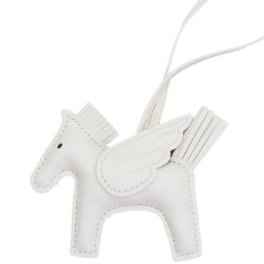 Imagem de TRYQTYL Berloques de bolsa de couro vegano, berloques para bolsas, chaveiro de pônei com borla de couro, acessórios Y2k, chaveiros fofos para mulheres, chaveiro de cavalo costurado à mão, branco puro