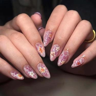 Imagem de Unhas postiças curtas médias amêndoas ombres nude rosa nude com design requintado de flor, cobertura completa, cola em bastão falso artificial em unhas de acrílico para uso diário, 24 peças
