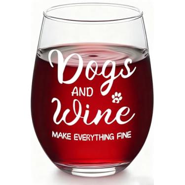 Imagem de Slugeren Presentes Dog Mom - Dogs and Wine Make Everything Fine Taça de vinho sem haste 500 ml, presente de aniversário, Natal, Dia das Mães, para mulheres, irmã