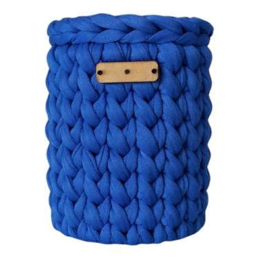 Imagem de Organizador de Mesa Artesanal em Crochê com Base de Madeira - Porta-Lápis Caneta Cachepô Multiuso para Ambientes Organizados (Azul Royal)