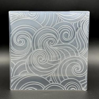 Imagem de Modelo de pasta em relevo de plástico com textura artística de linhas de vórtice 14 x 14 cm para fazer cartões, faça você mesmo, scrapbook, papel, artesanato, artesanato, scrapbook, artes, suprimentos