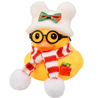 Imagem de CoFuBcad Pato de borracha de Natal de 8,4 cm decorações engraçadas de painel de carro de pato amarelo com chapéu, cachecol e óculos de sol, enfeites de carro de patinho estridente, acessórios de mesa