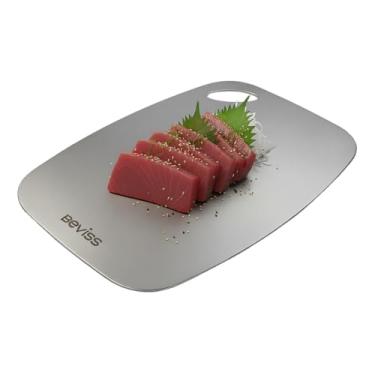 Imagem de Beviss Tábua de corte de titânio 100% puro 34,7 cm x 23 cm - livre de BPA, não porosa e durável tábua de cortar para carne, legumes, frutas
