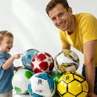 Imagem de Bola de Futebol Campo Tamanho 5 Couro Sintético Reforçado, Costura à Máquina, Controle Preciso e Resistência - Cores Sortidas