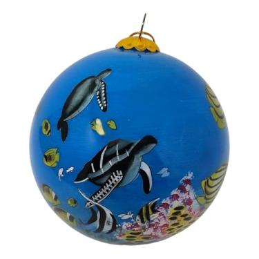 Imagem de Underwater Reef Wonders, Aloha Maui - Enfeite de Natal colecionável havaiano, pintado à mão por dentro, design de 360°, lembrança tropical de vidro soprado à mão em caixa de presente de veludo