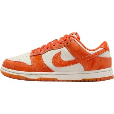 Imagem de Nike Tênis feminino Dunk Low, Osso claro/laranja de segurança/laranja laser, 34