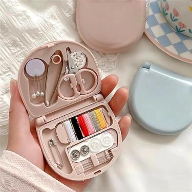 Imagem de Kit de costura de viagem para iniciantes adultos, mini kit de reparo de costura portátil com caixa, incluindo agulhas, tesouras, botões, clipes, pinos, ferramenta de suprimentos DIY para casa