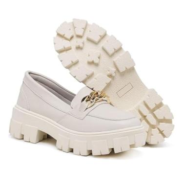 Imagem de Mocassim Feminino com Plataforma Tratorada Alta e Corrente Metálica de Visual Sofisticado