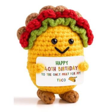Imagem de Joycuff Presentes de aniversário de 40 anos de 1985 para mulheres e homens, mini taco de crochê engraçado, presentes de aniversário de 40 anos para mulheres e homens, sua mãe, pelúcia animal de apoio