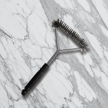 Imagem de Escova de grelha de cerdas curtas em forma de T de 30 cm para churrasqueira a gás, carvão e elétrica, fácil de usar e tamanho portátil ideal.