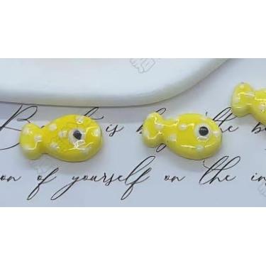 Imagem de 20 peças de contas de porcelana de peixe feitas à mão contas de peixe de cerâmica contas espaçadoras de animais do oceano para artesanato DIY pulseiras colares cordão chaveiro fazer, amarelo, 11 x