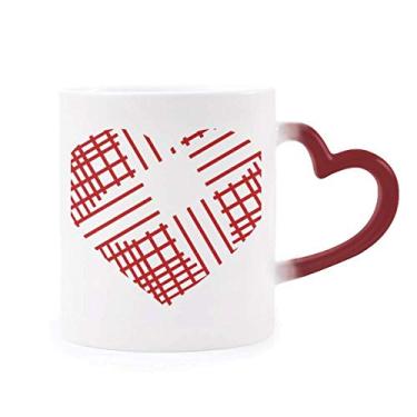 Imagem de Caneca vermelha do Dia dos Namorados com linha de coração sensível ao calor, copo de grés que muda de cor vermelha