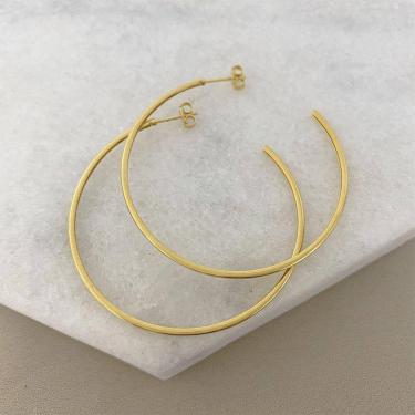 Imagem de Brinco Argola Coração com Detalhes Torcidos Banhado a Ouro