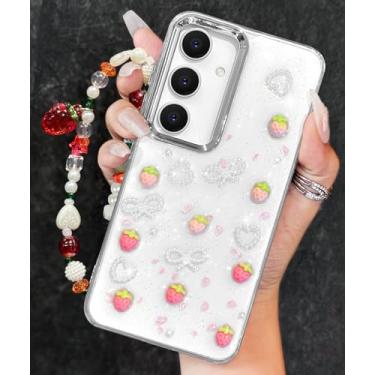 Imagem de Toycamp Capa para celular Samsung Galaxy A16 5G - Capa de celular feminina fofa transparente brilhante Kawaii 3D design de morango com pingente de morangos capa de corrente de pulso estética para