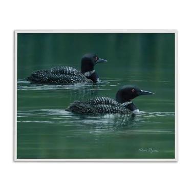 Imagem de Stupell Industries Peaceful Loon Duo Design de parede giclée emoldurado branco por Valerie Rogers, 20 x 16