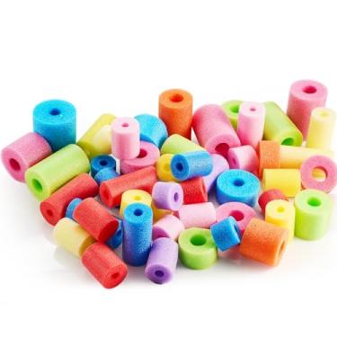 Imagem de Frienda 30 pedaços de macarrão de piscina, macarrão de espuma multicolorida para artesanato, tamanho pequeno, versátil, tubo flutuante para piscina, tubo de corda de espuma para brincar ou fazer