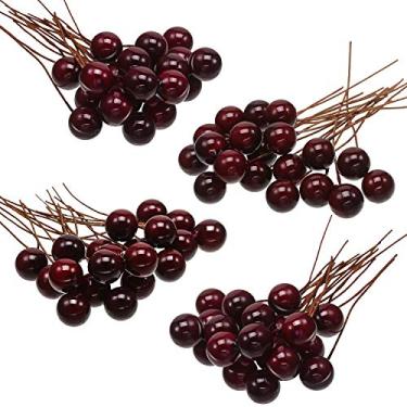 Imagem de BBTO Bagas de azevinho artificiais, 100 peças, mini 10 mm, decoração de frutas falsas em arame para decoração de árvore de Natal, guirlanda de flores, faça você mesmo (vermelho escuro)