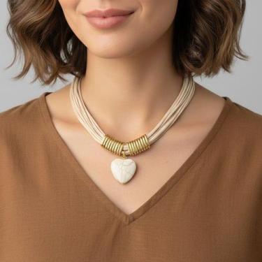 Imagem de Colar Nude Coração em Howlita Branca com Fio Encerado - Feito À Mão Ac